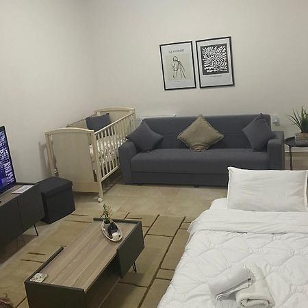 Olive Inn City Драма Екстериор снимка