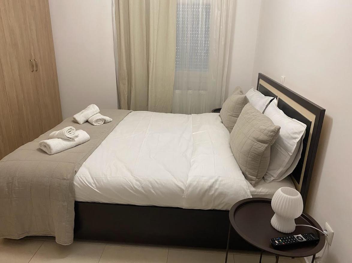 Olive Inn City Драма Екстериор снимка