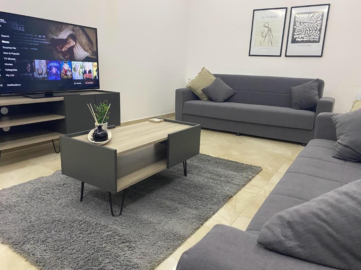 Olive Inn City Драма Екстериор снимка