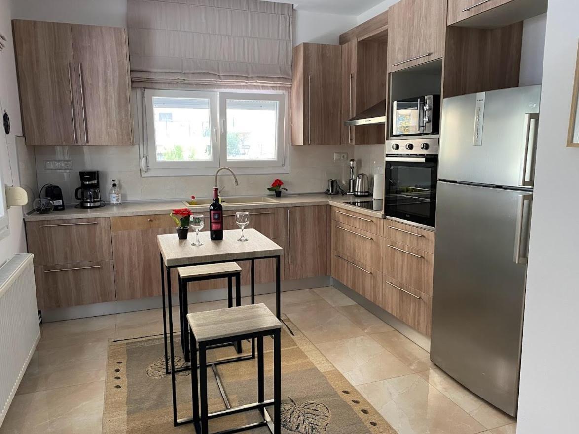 Olive Inn City Драма Екстериор снимка