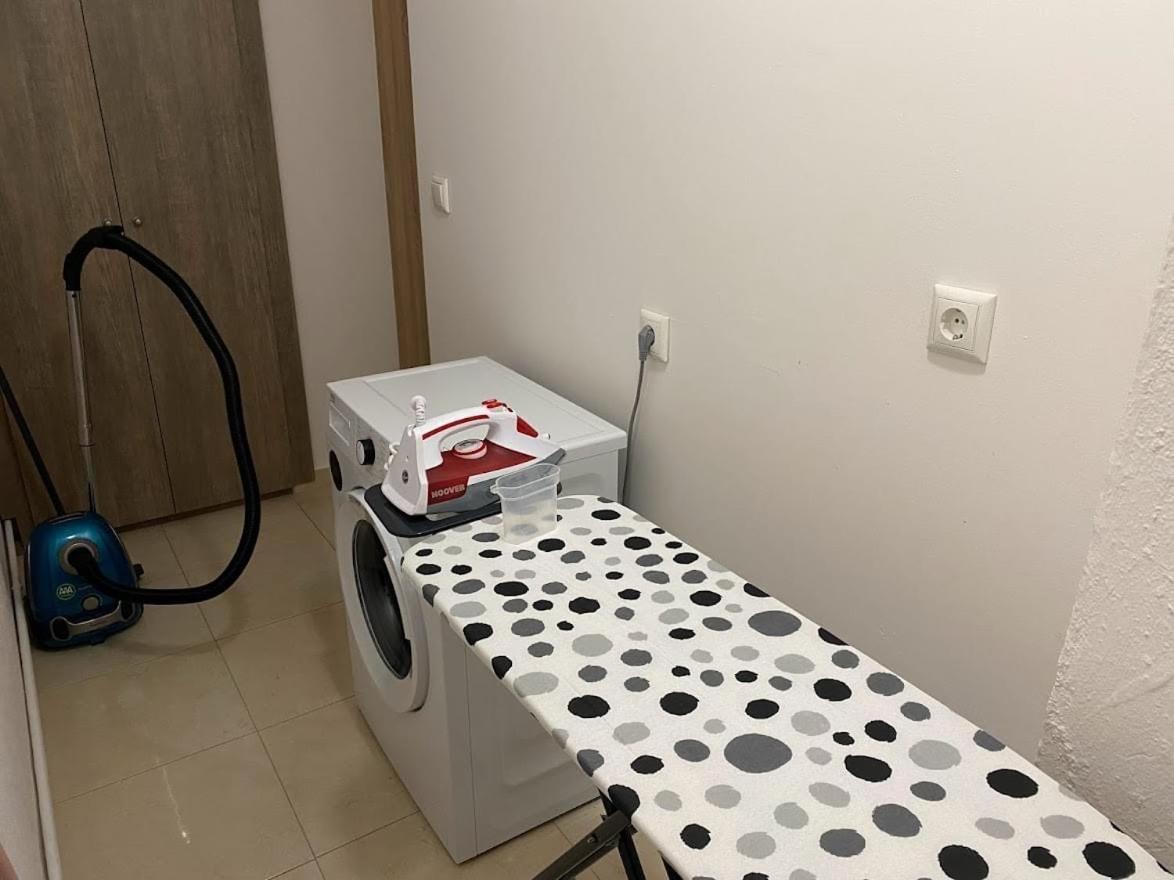 Olive Inn City Драма Екстериор снимка