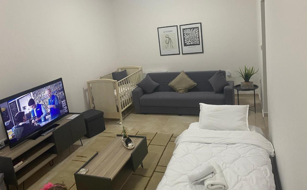 Olive Inn City Драма Екстериор снимка