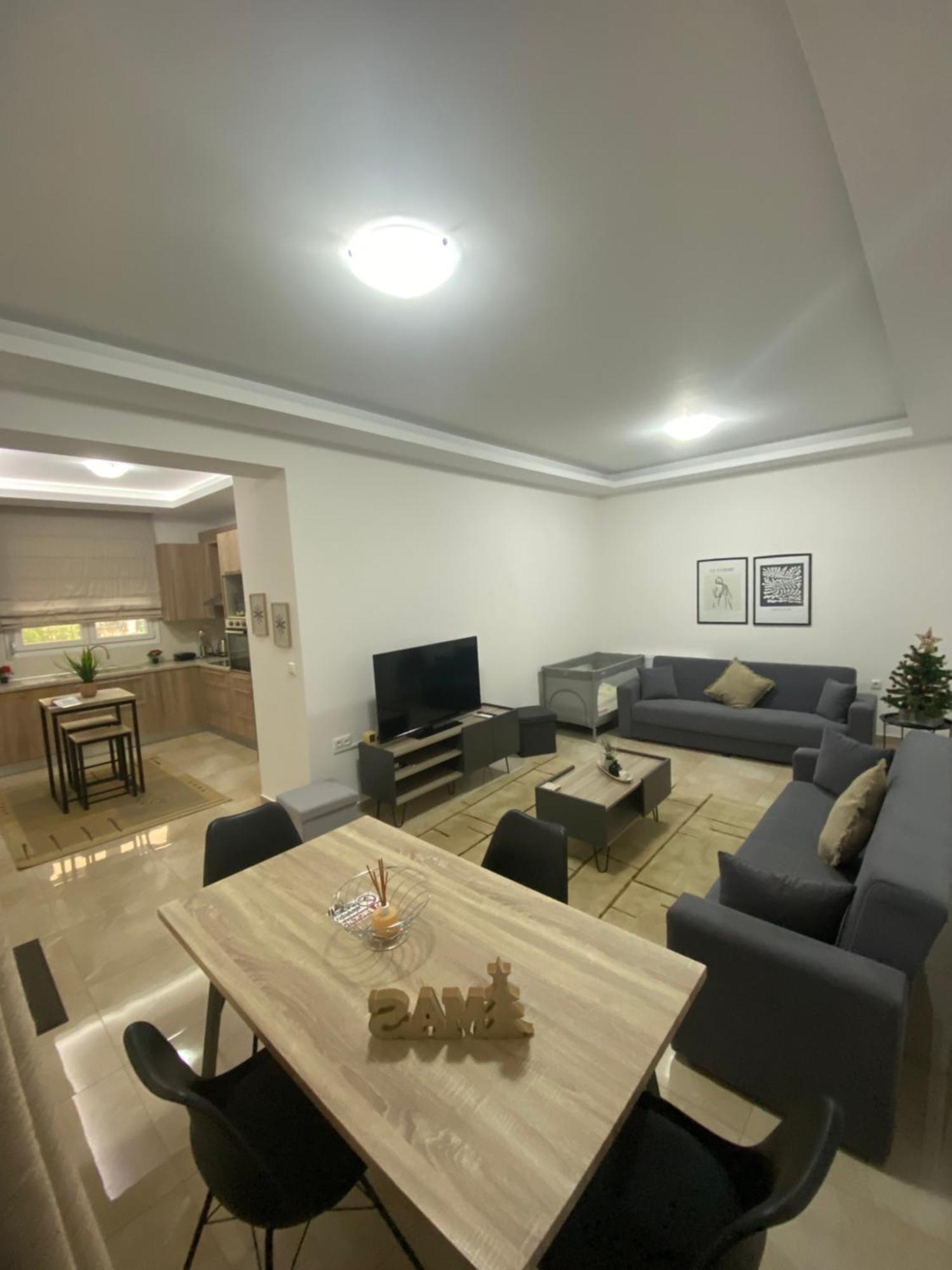 Olive Inn City Драма Екстериор снимка