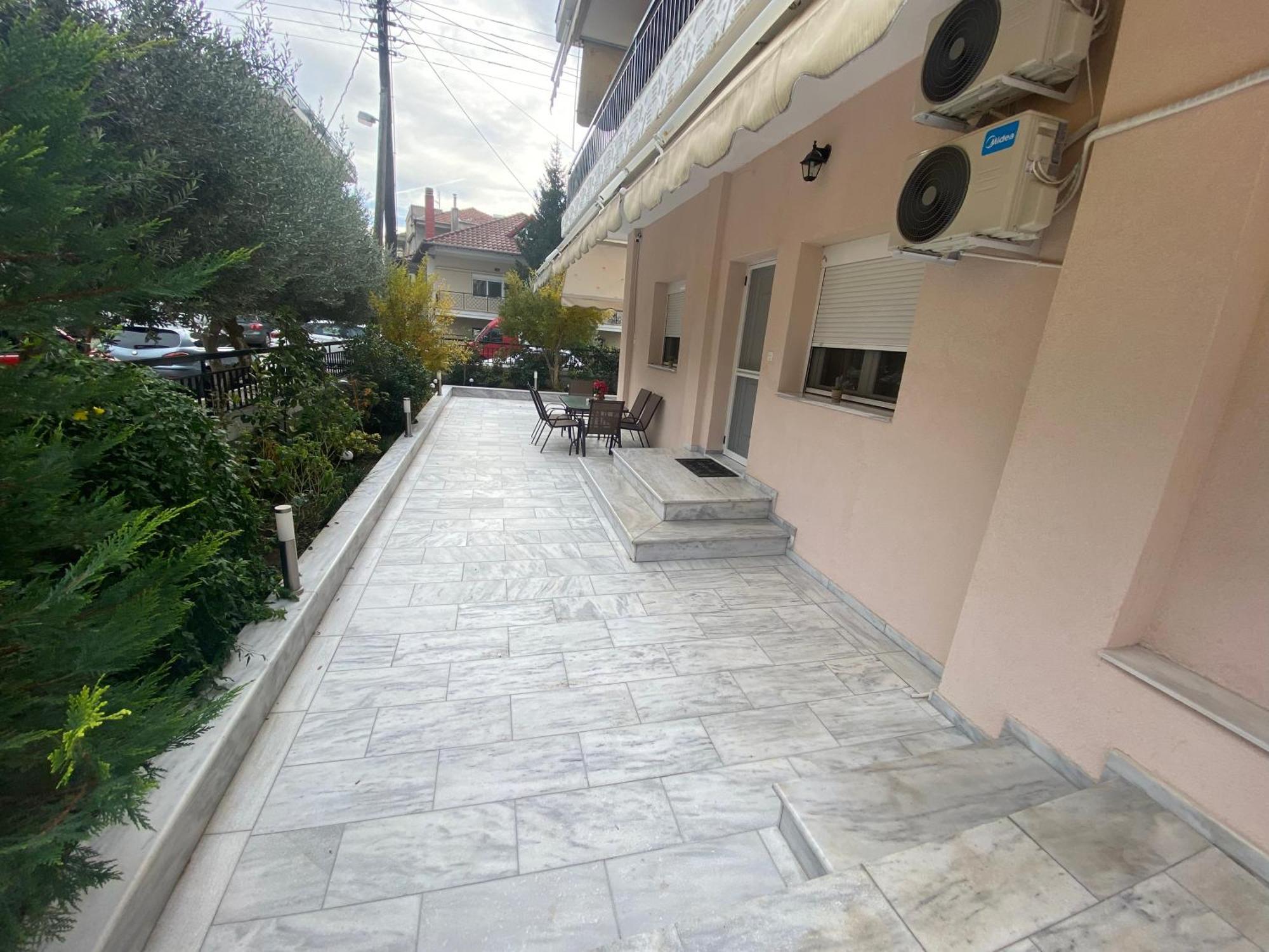 Olive Inn City Драма Екстериор снимка